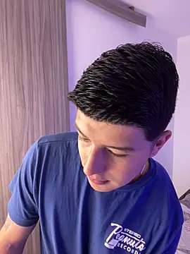 Snapshot of Goldenknight33 chatting on 20, 12, 2025 Goldenknight33 online show from 20, 12, 2025