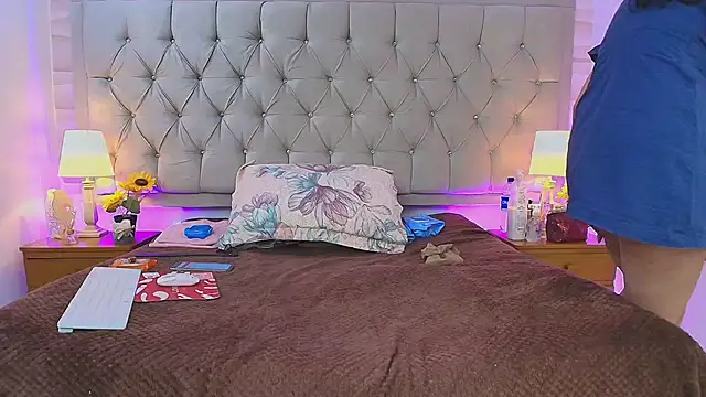 Samanthaafg love online show from 17, 1, 2026