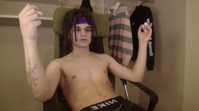 Snapshot of PeachTree chatting on 6, 4, 2026 PeachTree online show from 6, 4, 2026