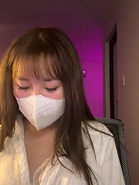 Snapshot of Miumeo20 chatting on 5, 4, 2026 Miumeo20 online show from 5, 4, 2026