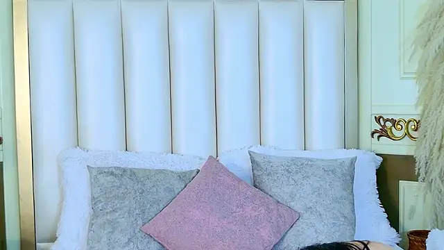 NinnaPiers online show from 25, 2, 2026