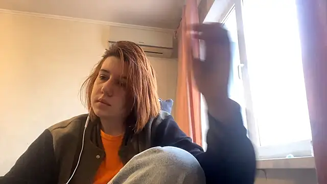 Julie mayers  online show from 22, 12, 2025