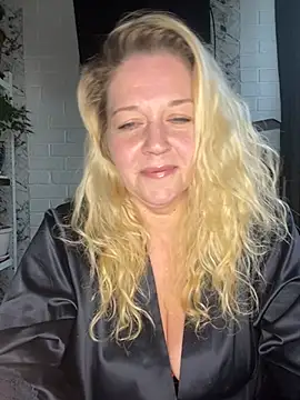 JenniferCarmen online show from 10, 5, 2026