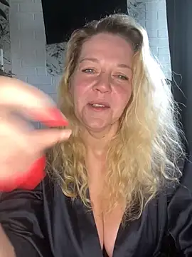 JenniferCarmen online show from 12, 5, 2026