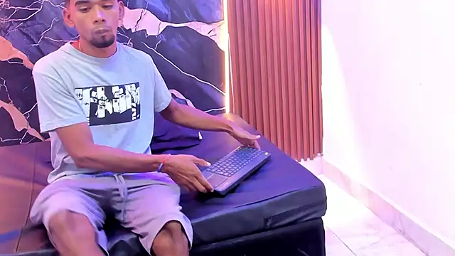 Jhon Hot21Sexx online show from 22, 12, 2025