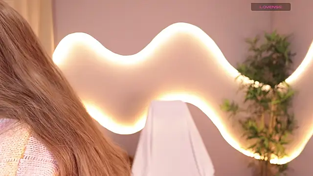 Snapshot of simone_sky chatting on 9, 2, 2026 simone sky online show from 9, 2, 2026