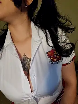 BustyVampyre online show from 4, 2, 2026