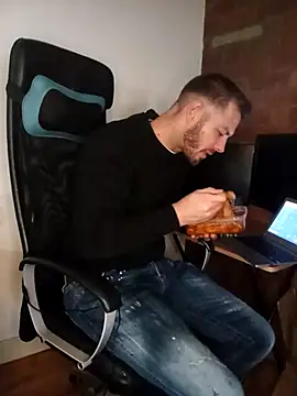 Snapshot of cheekycherryx chatting on 28, 3, 2026 cheekycherryx online show from 28, 3, 2026