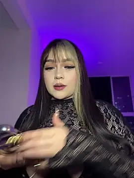 Daniela ruizz online show from 10, 5, 2026