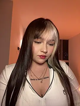 Daniela ruizz online show from 27, 6, 2026