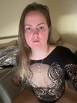 Snapshot of Vikml166 chatting on 5, 4, 2026 Vikml166 online show from 5, 4, 2026