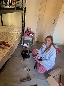 Snapshot of Vikml166 chatting on 7, 4, 2026 Vikml166 online show from 7, 4, 2026