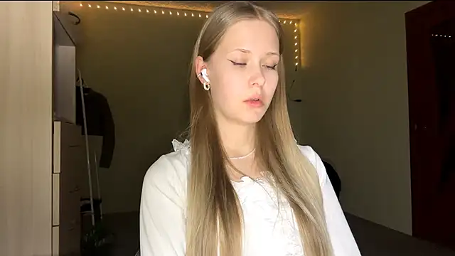 Snapshot of ZaidaSchwarten chatting on 2, 2, 2026 ZaidaSchwarten online show from 2, 2, 2026