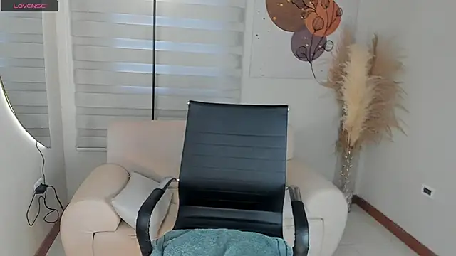 Snapshot of ValerieAustin chatting on 23, 12, 2024 ValerieAustin online show from 23, 12, 2024