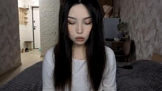 Qwami Amie online show from 27, 6, 2026
