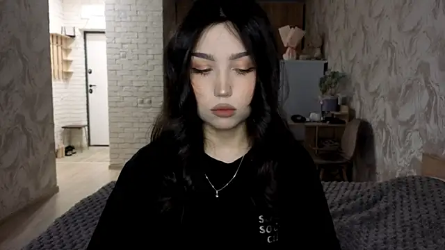 Qwami Amie online show from 29, 6, 2026