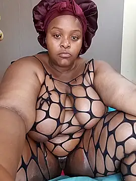 Snapshot of ChoklitBerryXX chatting on 4, 5, 2026 ChoklitBerryXX online show from 4, 5, 2026