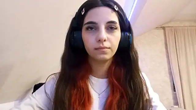 KizzieSchronce online show from 22, 12, 2025