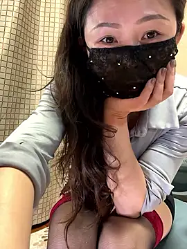 Snapshot of kikiooo11 chatting on 18, 12, 2025 kikiooo11 online show from 18, 12, 2025