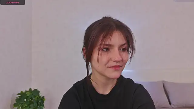 NyraVesperis online show from 23, 4, 2026