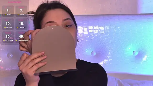 Snapshot of LucieBliss chatting on 14, 4, 2026 LucieBliss online show from 14, 4, 2026