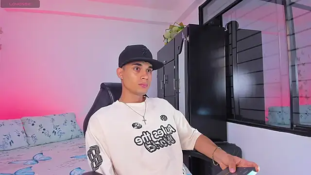 Snapshot of Michael_Jordan_zz chatting on 8, 1, 2026 Michael Jordan zz online show from 8, 1, 2026