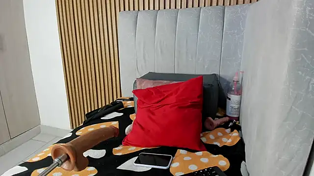 Snapshot of TiifanyGrey chatting on 7, 1, 2026 TiifanyGrey online show from 7, 1, 2026