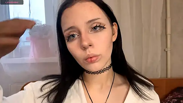 Snapshot of Eva_blo0m chatting on 15, 12, 2025 Eva blo0m online show from 15, 12, 2025