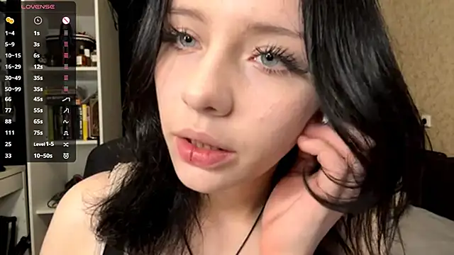 Snapshot of Eva_blo0m chatting on 18, 12, 2025 Eva blo0m online show from 18, 12, 2025