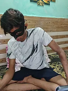 xoupleaura online show from 1, 4, 2026