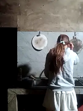 little-effy online show from 27, 4, 2026