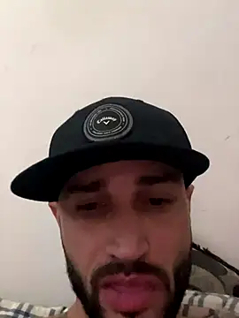 Snapshot of kingNQueen1211 chatting on 22, 12, 2025 kingNQueen1211 online show from 22, 12, 2025