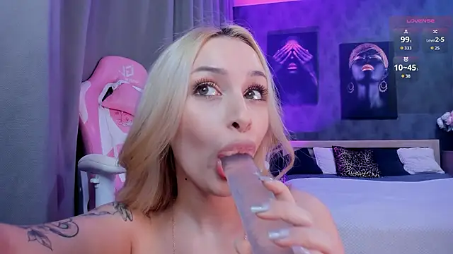 LanaMiracle online show from 3, 2, 2026