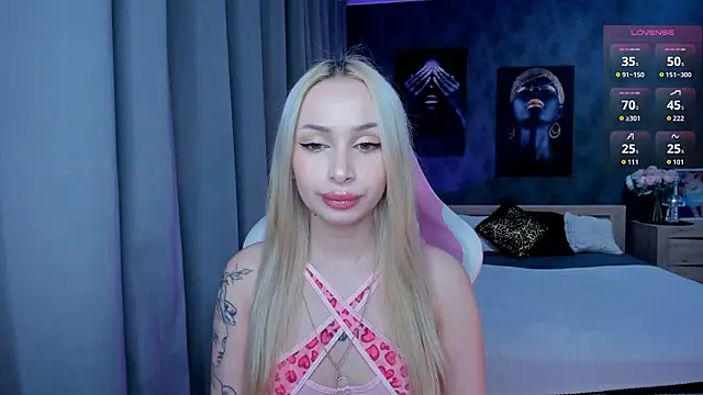 LanaMiracle online show from 5, 2, 2026