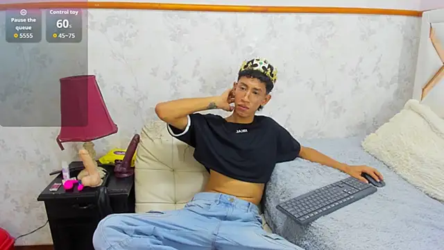 NoaMillers online show from 18, 12, 2025