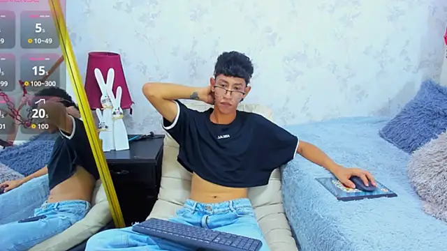 NoaMillers online show from 22, 12, 2025