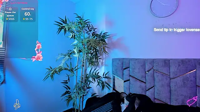 Lunaclarx online show from 4, 2, 2026