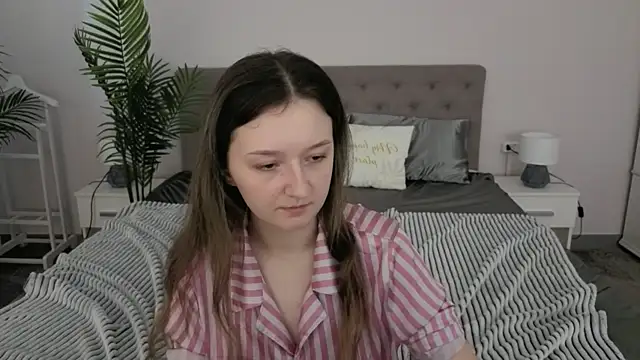 Snapshot of CyrenaLuxe chatting on 22, 3, 2026 CyrenaLuxe online show from 22, 3, 2026