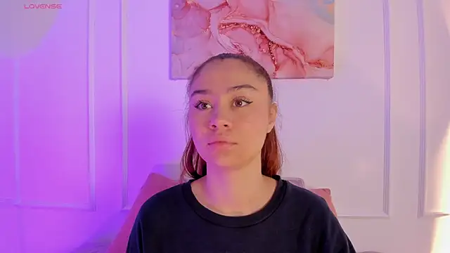 Amelia Saenz  online show from 14, 6, 2026