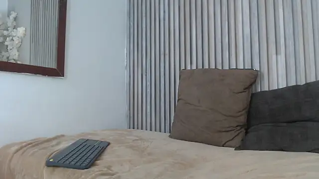 Snapshot of SmoothAlpha_ chatting on 5, 1, 2026 SmoothAlpha online show from 5, 1, 2026