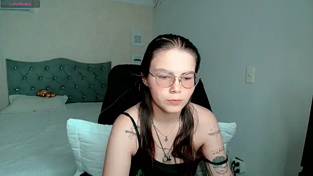 lexalove doll online show from 21, 4, 2026