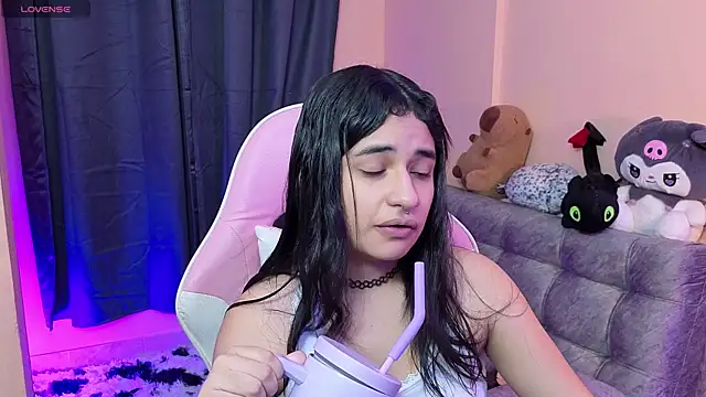 bonnieTaylor1 online show from 4, 5, 2026