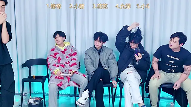 Snapshot of QYBOYS_010 chatting on 16, 12, 2025 QYBOYS 010 online show from 16, 12, 2025