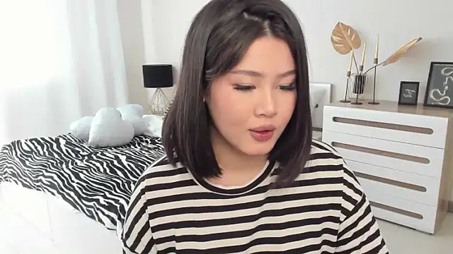 Snapshot of Brunette_Charm chatting on 11, 3, 2026 Brunette Charm online show from 11, 3, 2026