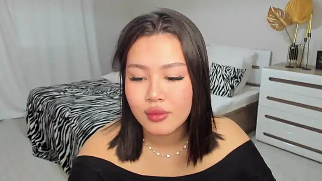 Snapshot of Brunette_Charm chatting on 10, 4, 2026 Brunette Charm online show from 10, 4, 2026