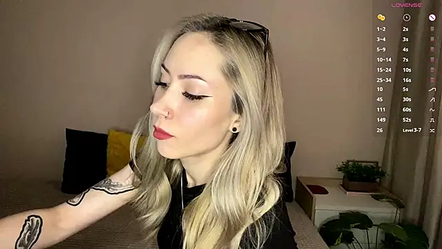 sun under skyy online show from 10, 2, 2026