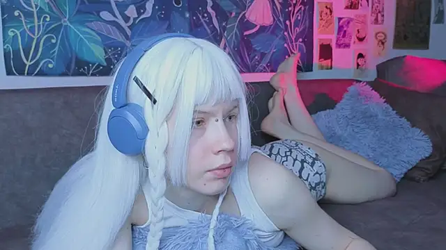 PeacchyPawss online show from 11, 5, 2026