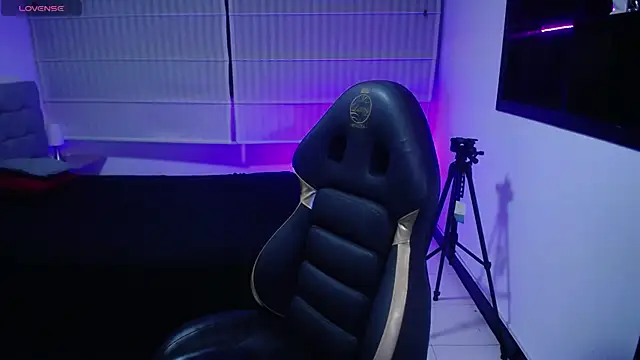 Snapshot of Kendall_fox_x chatting on 15, 12, 2025 Kendall fox x online show from 15, 12, 2025