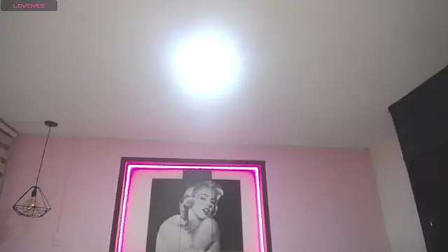 Snapshot of Kendall_fox_x chatting on 23, 12, 2025 Kendall fox x online show from 23, 12, 2025