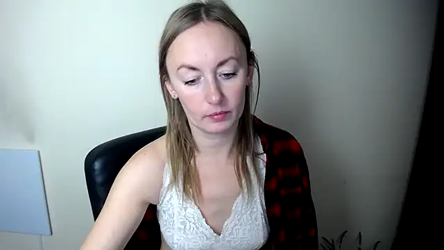 LiaSeass  online show from 15, 12, 2025